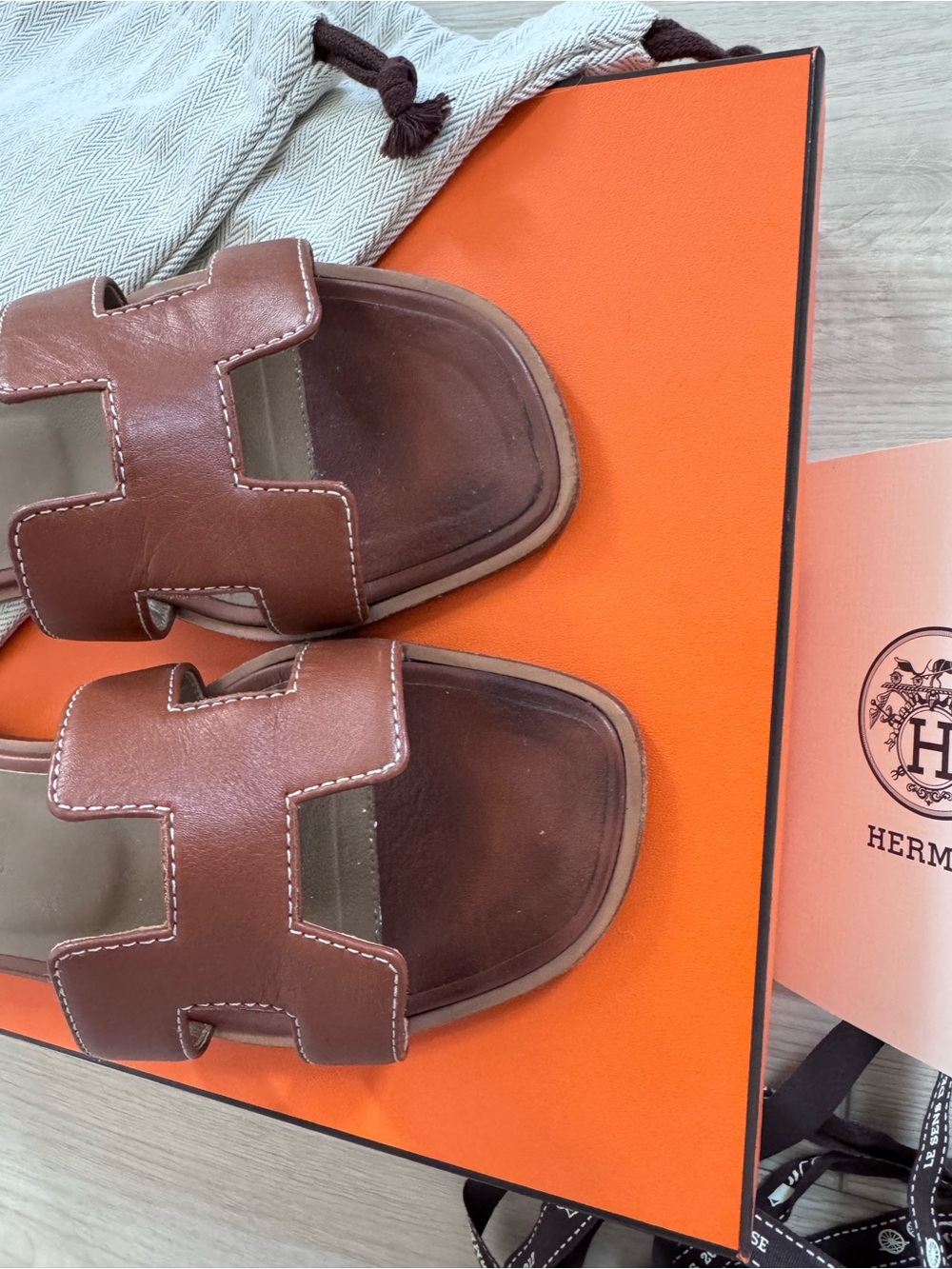 Hermes Oran Leather Sandals Gold sz 34.5 - Picture 4 of 8